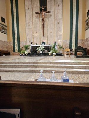 Bishop Timothy Freyer, during his mass, at St. BONIFACY church in Anaheim, Orange. CA.