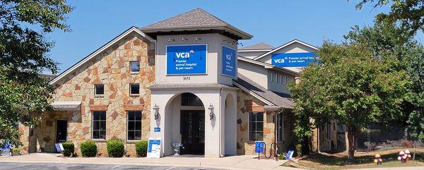 Welcome to VCA Premier Animal Hospital and Pet Resort!