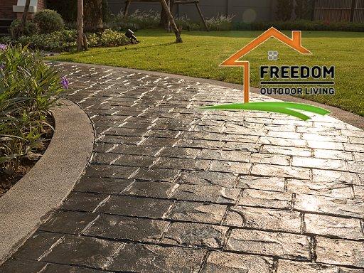 We specialize in decorative concrete patios, driveways, concrete slabs, sidewalk and more! Professional concrete contractors in San Antonio.