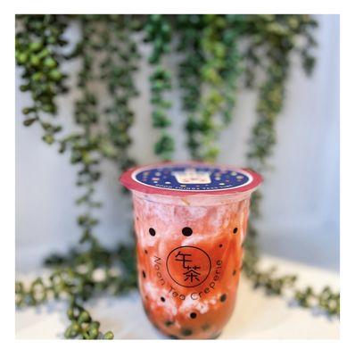 Strawberry swirly Coconut with boba