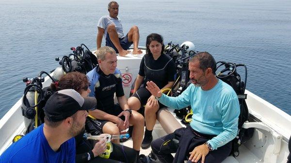 Dive briefing in Cartagena, Colombia.