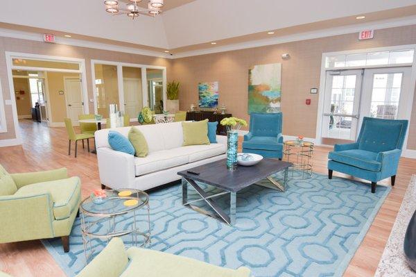 Enjoy the resident lounge at Hawthorne at the Summit