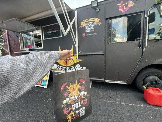 Food truck - hot to go