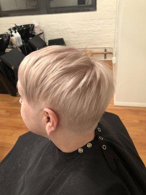 Pearl blonde pixie