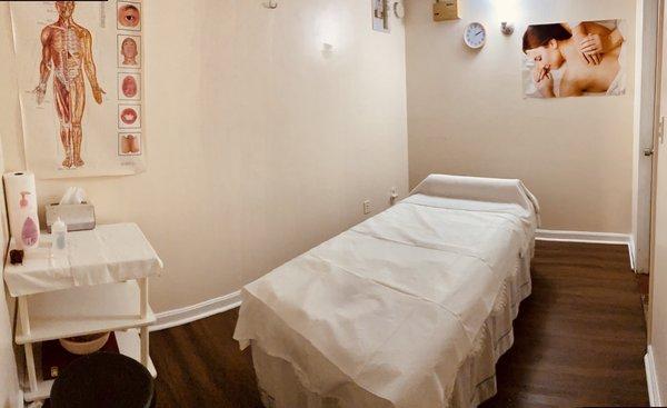 Single massage room.