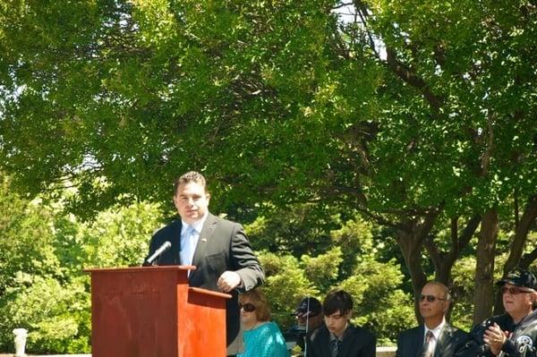 Memorial Day speech with Mayor Hardy applauding Ed's touching story of his experience as a Marine company commander in Iraq.