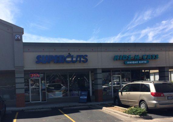 Supercuts next to Kids-N-Cats and HEB. Open Sunday afternoon.