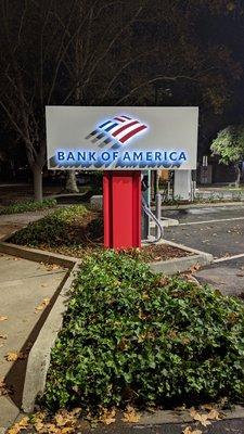 Bank of America pole sign