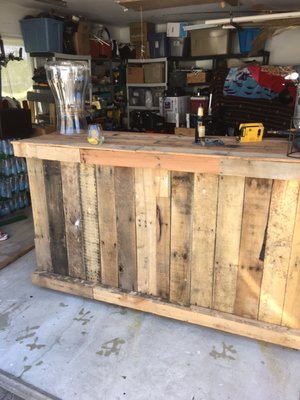 Custom portable pallet bar