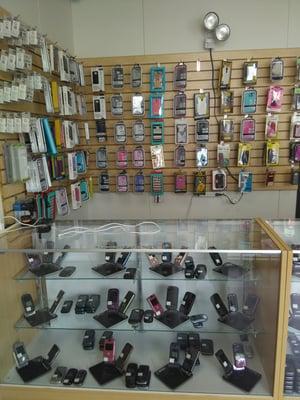 The are very friendly and give TOP DOLLAR for your new, old, broken cell phones .