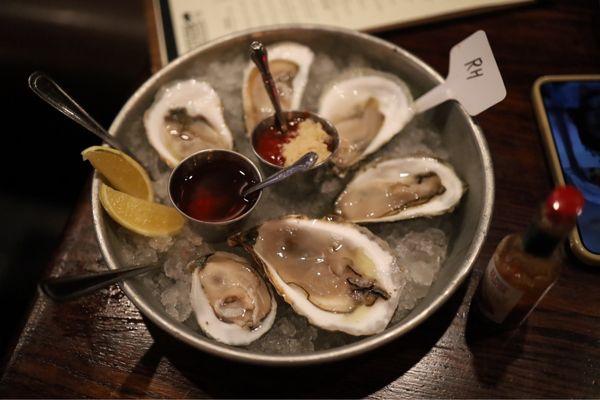 Raw 1/2 Dozen Shucked Oysters