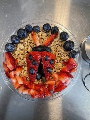 Mixed Berry Acai Bowl! So creative