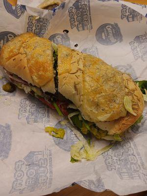 #1 Classic Sub, medium 8" ($8.75):  whoa, this is better than the Italian subs in Little Italy, San Diego!  9/10 rating!