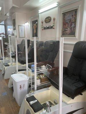 Partitions even for pedicures