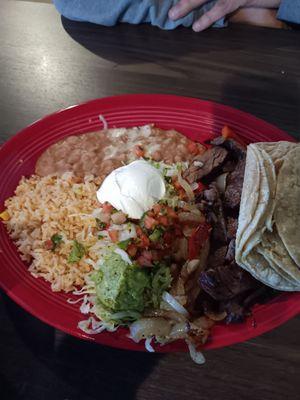 Lunch steak fajitas