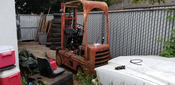 Antique Hyster Forklift way past it's prime