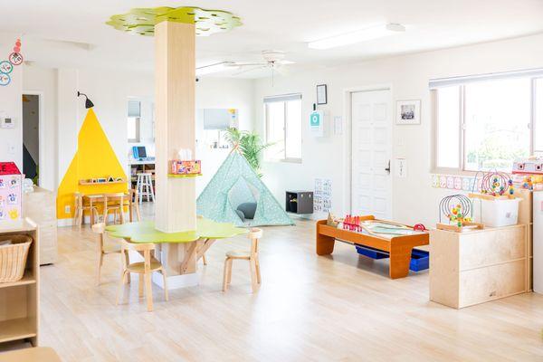 Au Clair de Lune French Preschool & Kindergarten