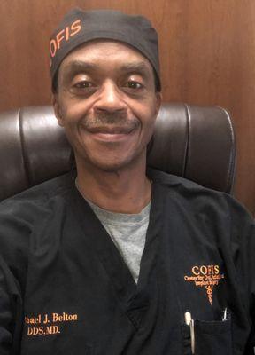 Dr. Belton takes time for a selfie during his surgery schedule.