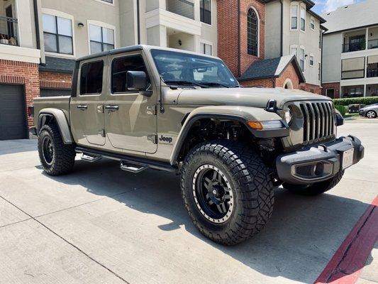 Painted the fender flares on this 2020 Commander