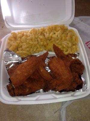 4 chicken wings w/ double Mac & cheese.