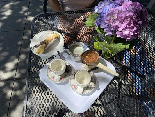 Cannoli & Turkish coffee