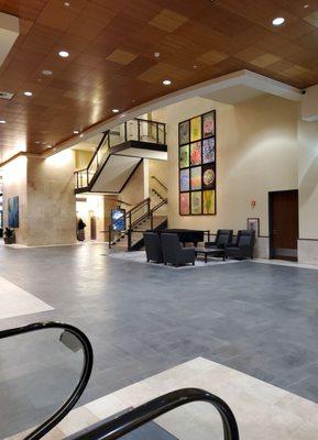 Bottom escalator viewing the hall on 1st floor