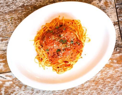 Homemade meatballs - served with linguine