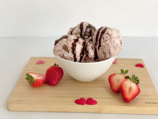 strawberry ice cream with chocolate- Nature's