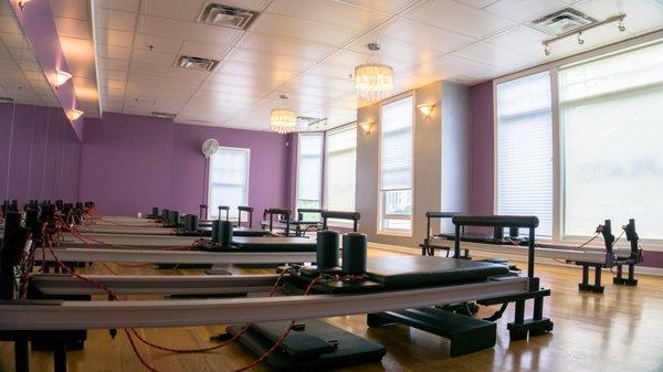 Pilates Reformer "Xercizer" Studio