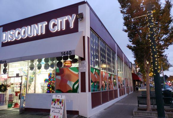 Discount City