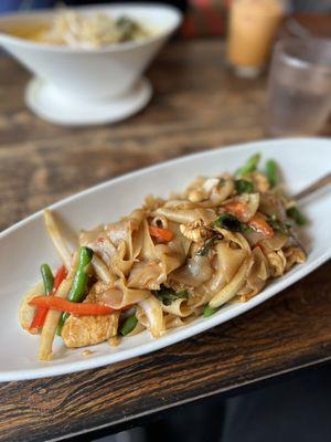 Drunken noodles no 21+ ya diiig