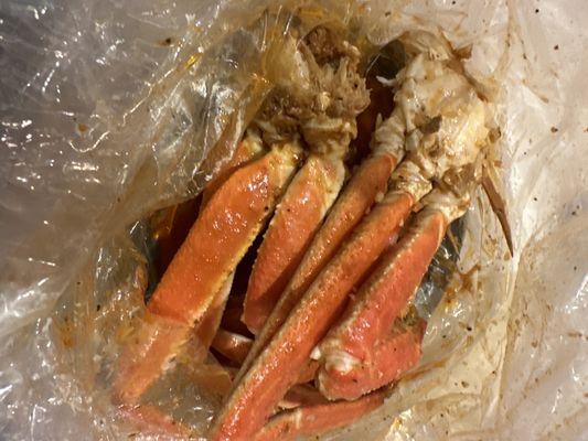 1lb Snow Crab Legs w/ twisted medium sauce