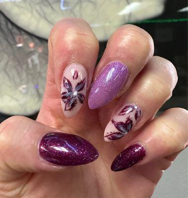 Purple flower nails