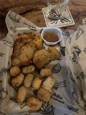 Chicken Tenders and tots with Salvador Sauce