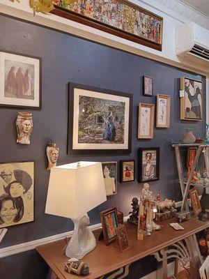 Artwork by NJ/PA artists. MCM lamps and decor.