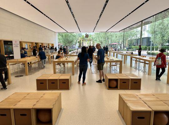 Apple Irvine Spectrum Center