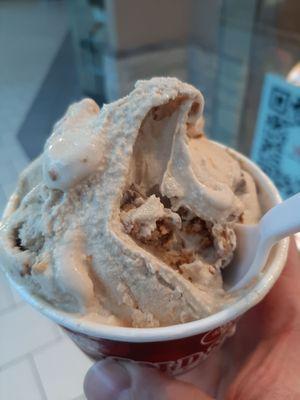 Reeses Peanut Butter Awesome Sauce - with coffee icecream