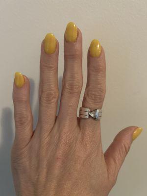 Dip nails-yellow color