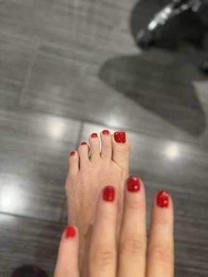 Gel toes red