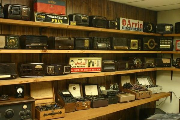 Great Collection of Vintage Radios on Display!