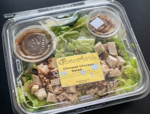 Chinese chicken salad with sesame seeds, candied almonds with an Asian vinaigrette. Refreshing salad with great flavor!