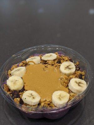 Macro pb+j smoothie bowl