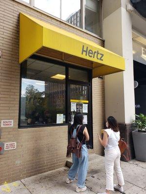 Hertz Car Rental - Philadelphia - 17th and Ben Franklin HLE