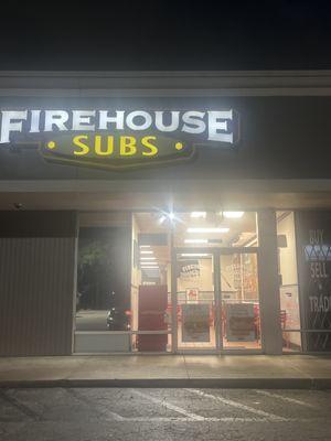 Firehouse subs too busy for customers