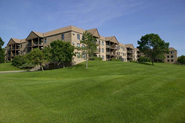 Beautiful community nestled in Mendota Heights