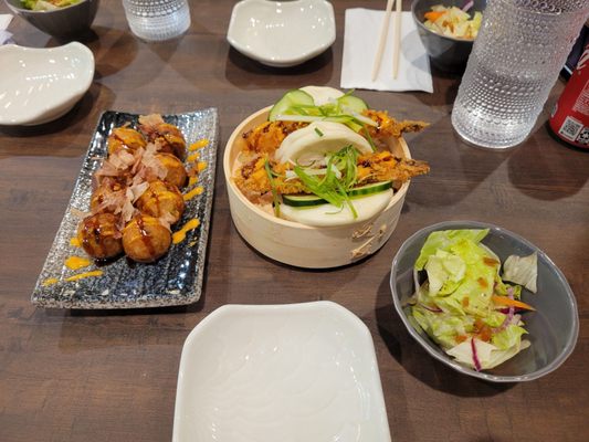 Takoyaki, ebi tempura bun