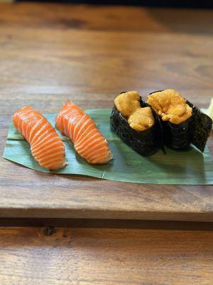 King salmon nigiri, uni nigiri