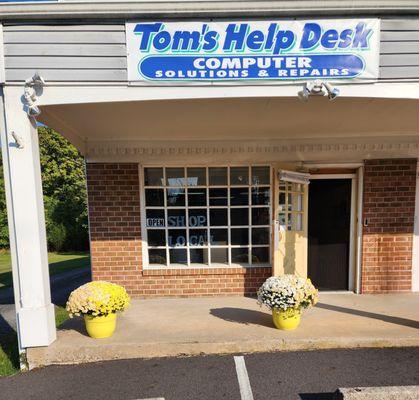 Tom's Help Desk