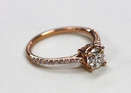 Elegant Diamond Engagement Ring in 14K Rose Gold.