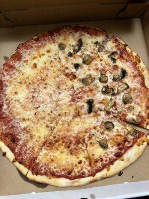 Cheese Pizza half mushroom